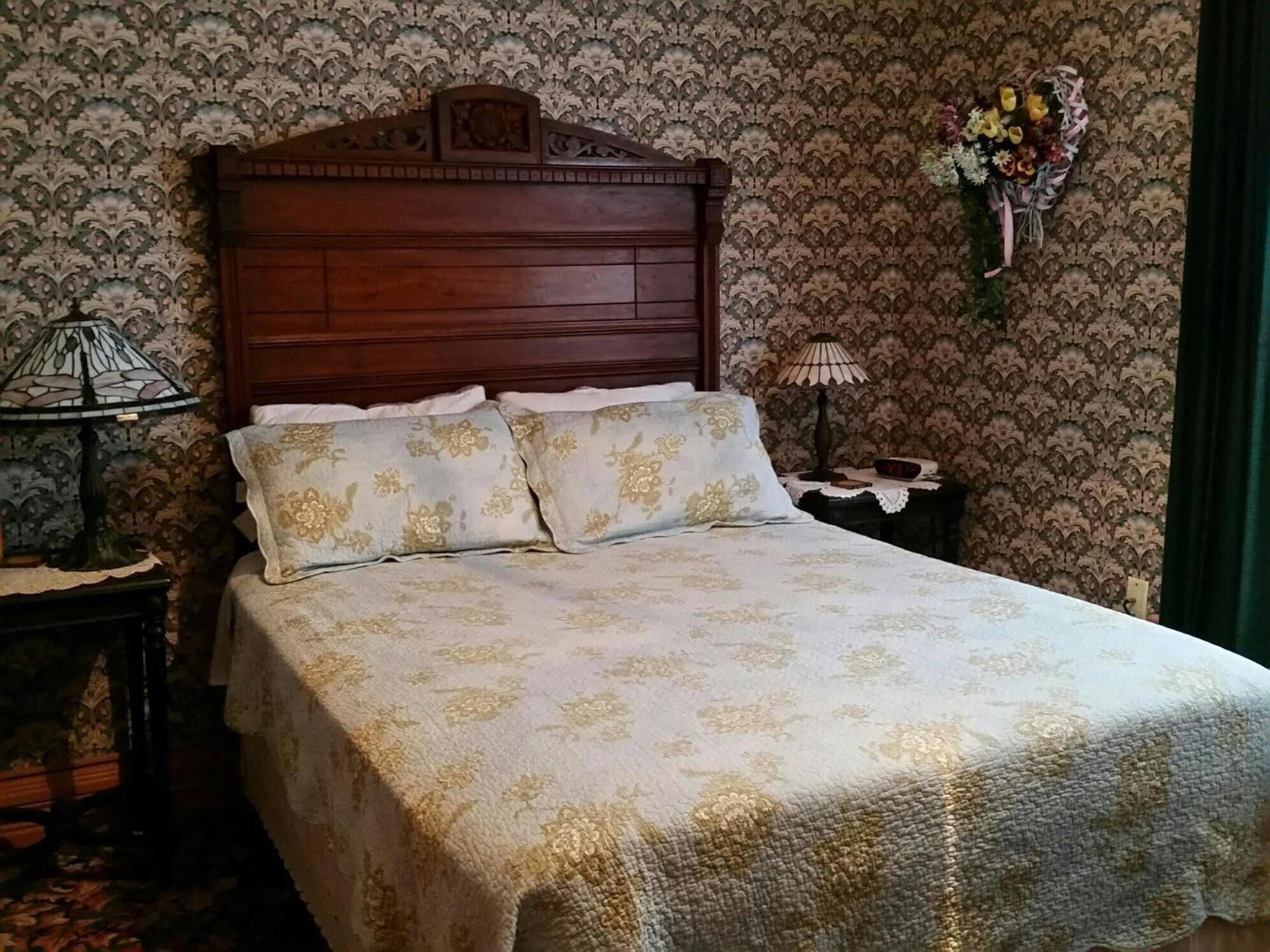 Geiger Victorian Bed And Breakfast Tacoma Exterior photo