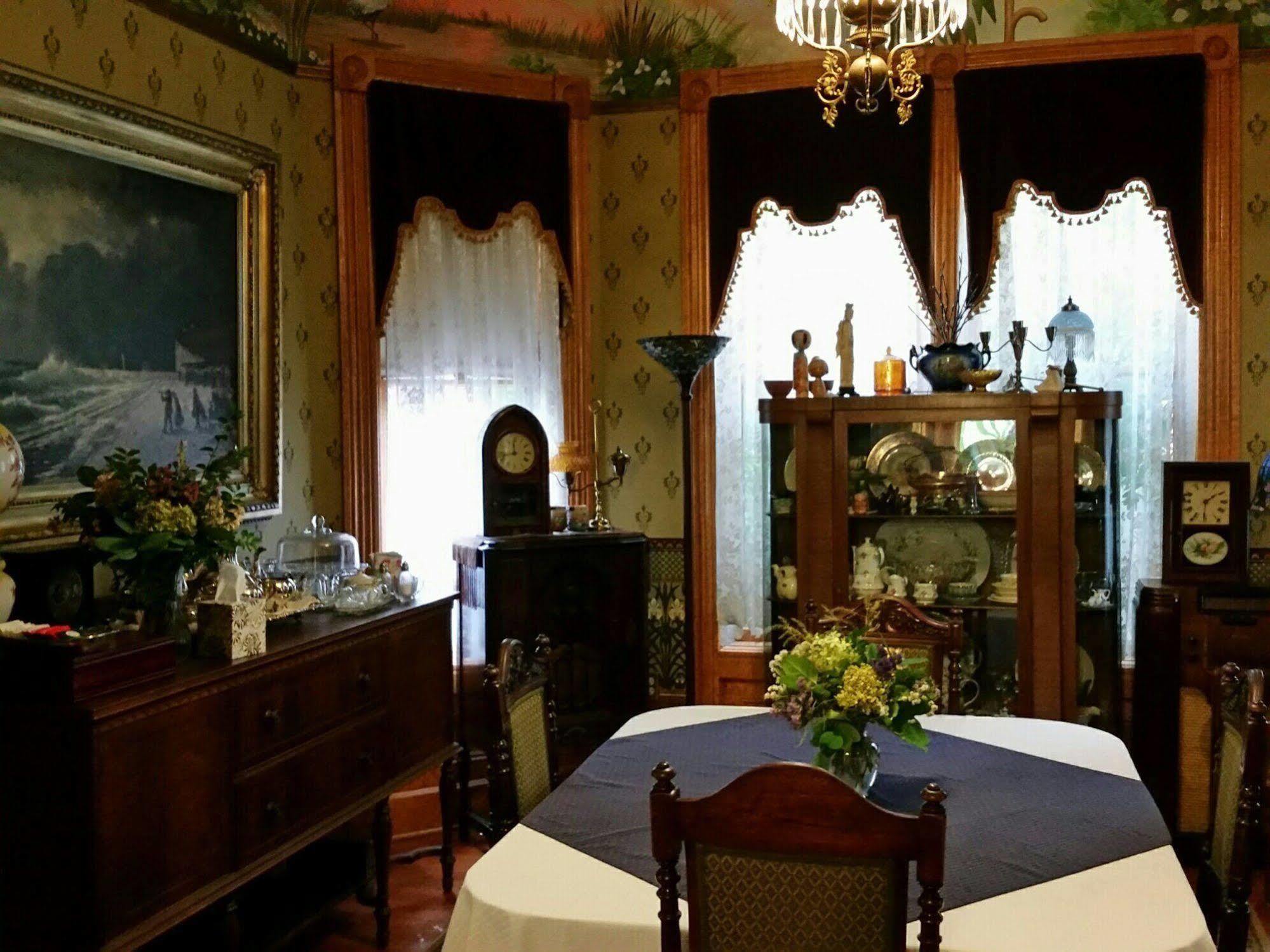 Geiger Victorian Bed And Breakfast Tacoma Exterior photo